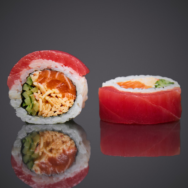Ролл с тунцом и снежным крабом